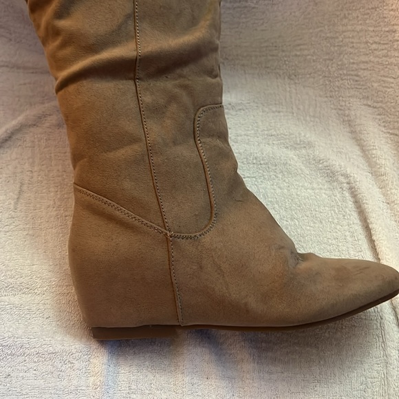 Thigh high boots - Picture 9 of 11